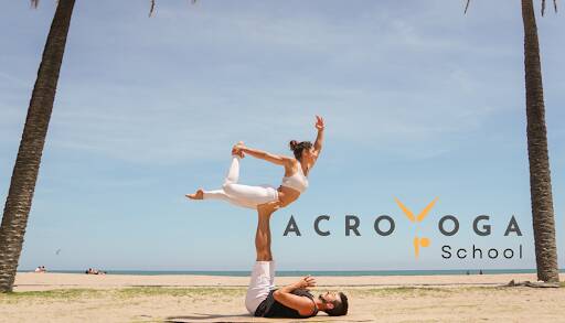 centro modle Acroyoga School