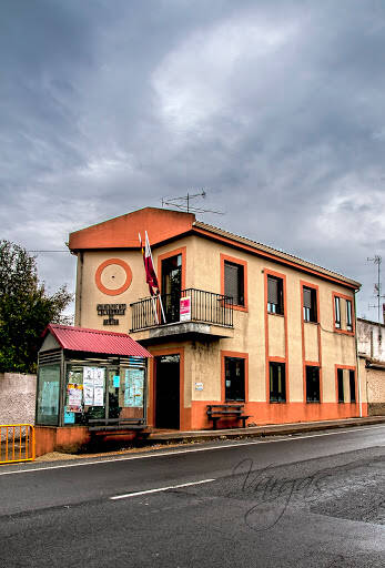 centro modle Calvarrasa De Arriba Town Hall