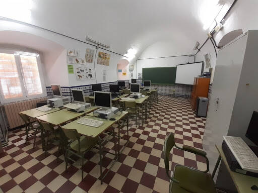 centro modle Sección De Educación Permanente De Alanís